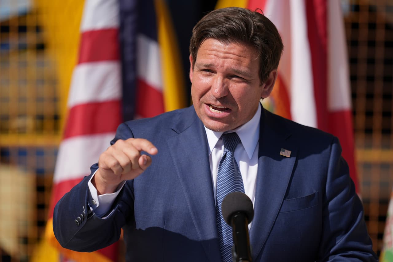 DeSantis afirma que habrá reducción en precios de las pólizas de seguro en el estado