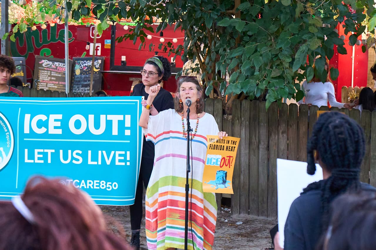 Activistas locales mostraron su apoyo y solidaridad con la comunidad migrante de Tallahassee. Juniper Curtis/TCARE