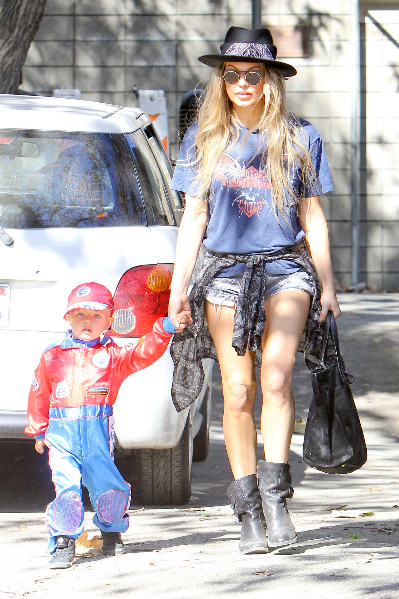 Hace solo un año, este tierno piloto de carreras fue un dragonsito verde que muchos adoramos.