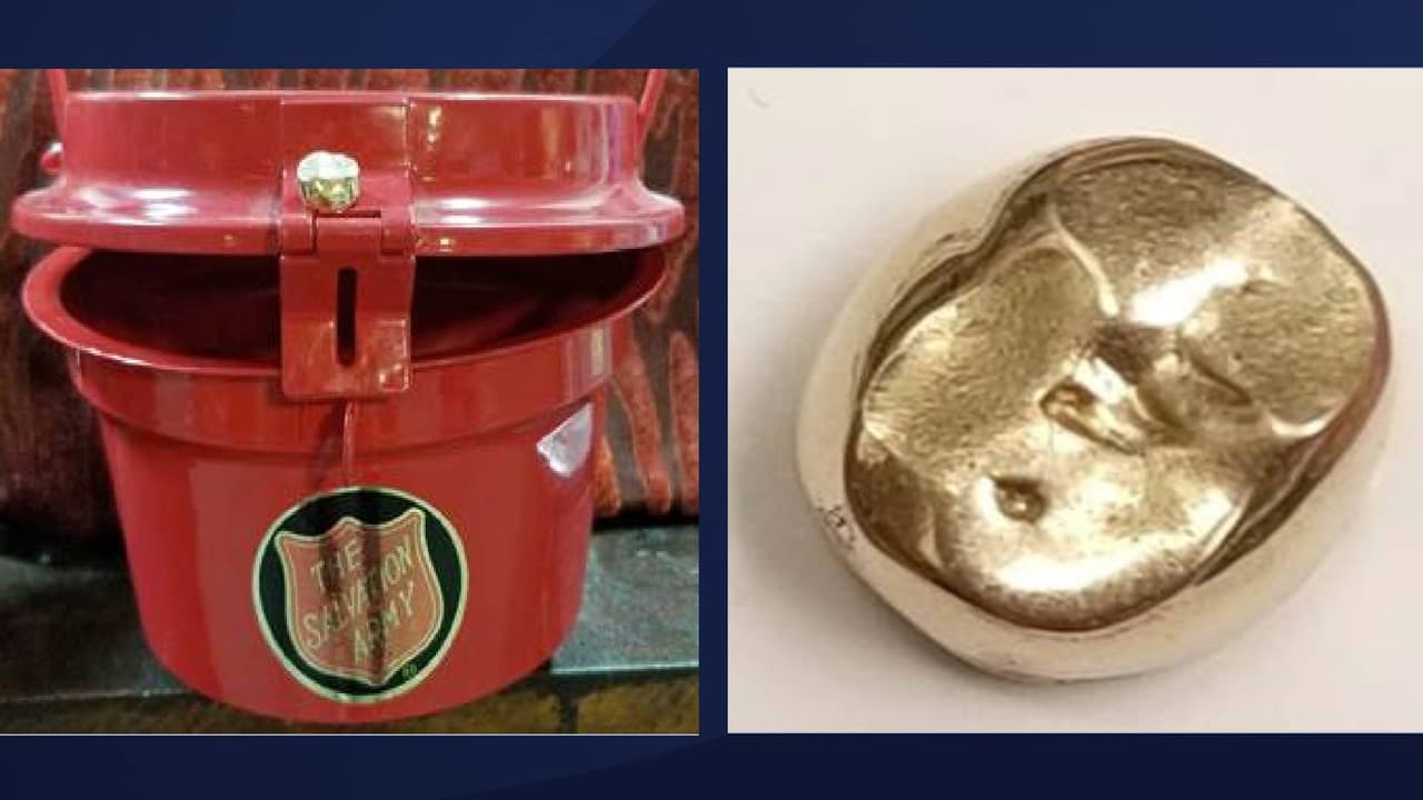 Persona dona un diente de oro al Salvation Army en Quartzsite, Arizona