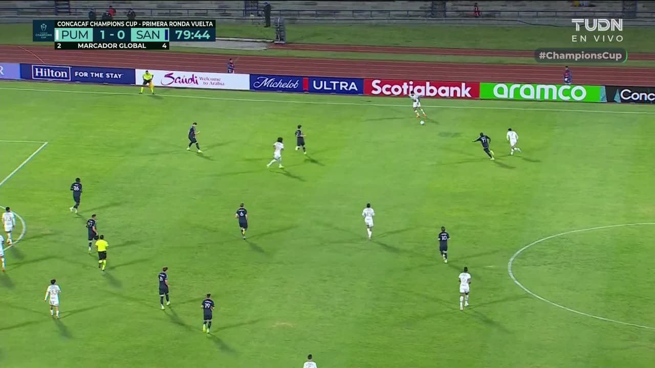 ¡TIRO ATAJADO! disparo por Guillermo Martínez.