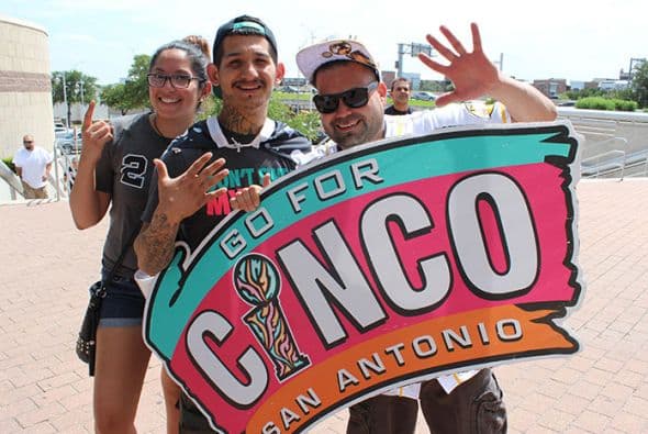 Photos: Spurs Championship Parade 2014