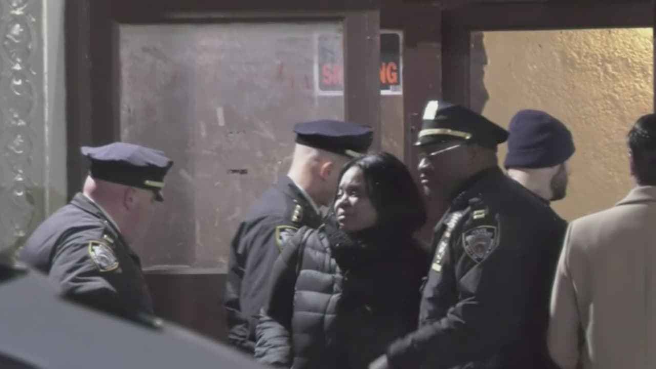 Disputa doméstica en Queens termina con un hombre muerto; la policía le disparó