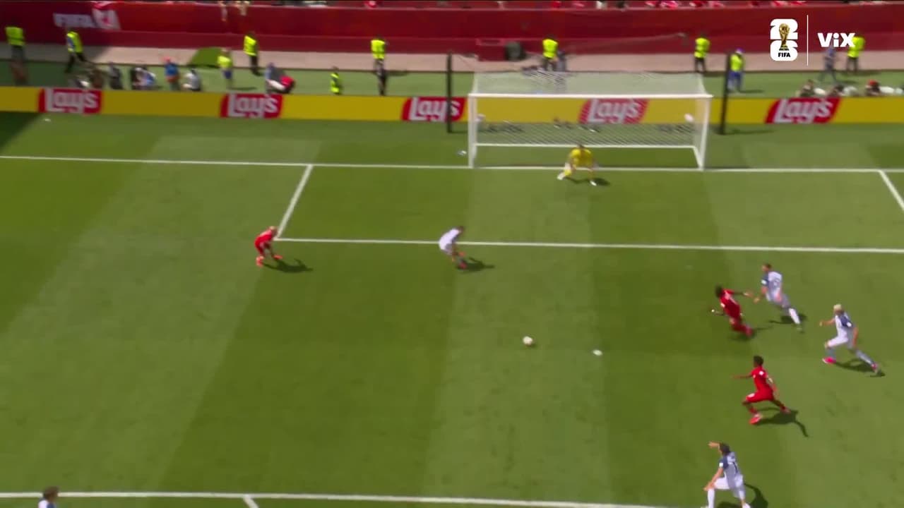 ¡Canadá se queda a nada del primero! Millar remata pero el arquero reacciona con una gran atajada