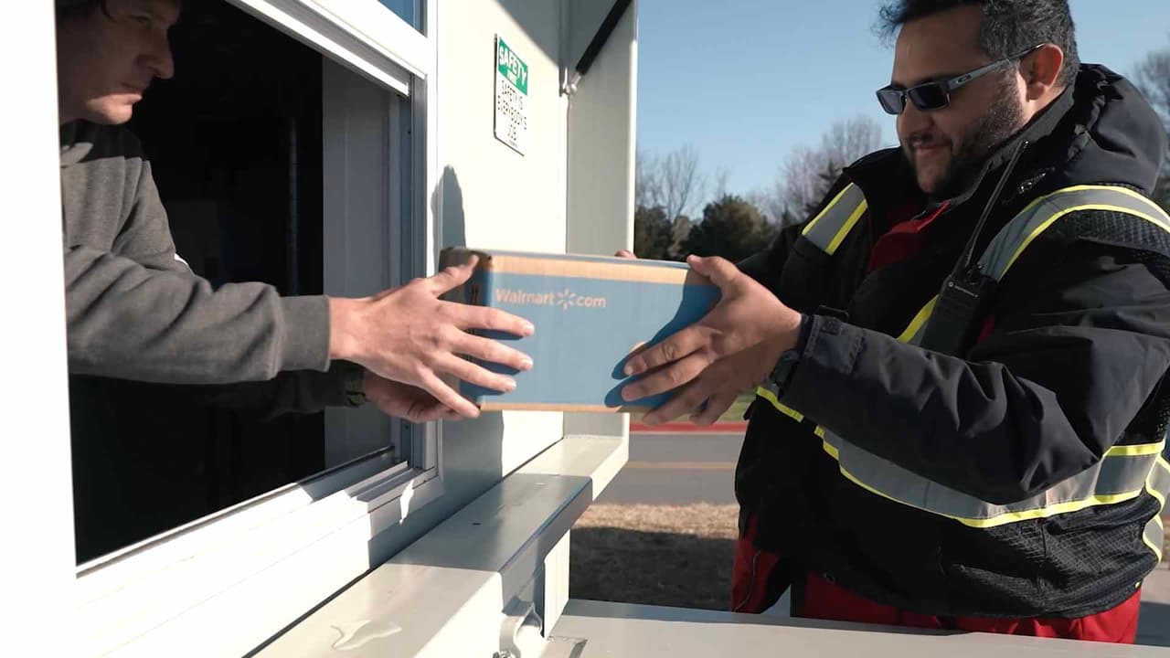 Los clientes podrán ordenar miles de artículos elegibles, como Tylenol, pañales y pan para hog dogs entre otros, para entrega con drones.