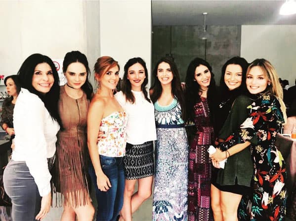 Es por eso que las despedidas de soltera para la actriz comenzaron desde hace algunas semanas, otras de sus amigas famosas pasaron un buen rato en su primera fiesta.