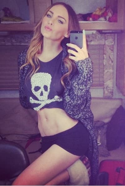 <b><a href="http://www.univision.com/personas-belinda-peregrin-schull-e">Belinda</a></b> también ha sido parte de los chismes gracias a su vida amorosoa.