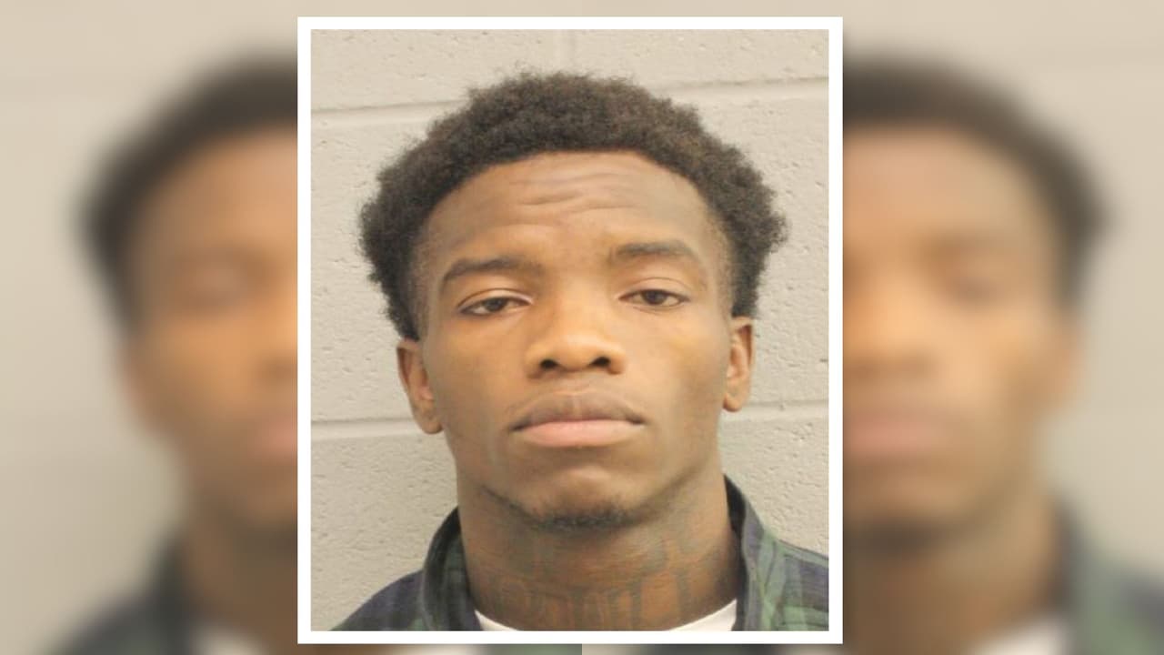 Llevaba un chaleco antibalas: Arrestan a un hombre acusado de intentar asesinar a una oficial del condado de Harris 