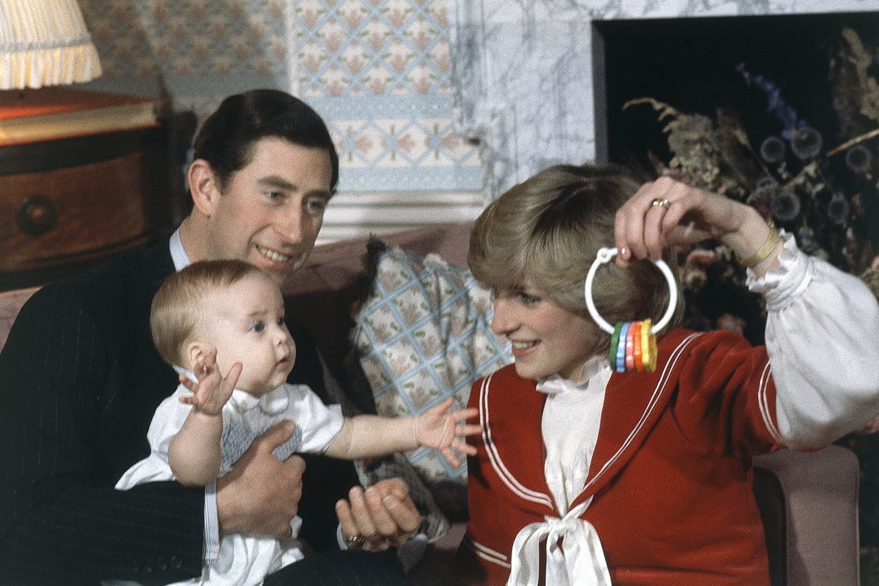 Por si esto fuera poco, ese tour al que acompañó a sus progenitores, fue justamente en Nueva Zelanda, donde tuvo una sesión fotográfica con ellos en uno de los jardines de la casa de gobierno en Auckland.