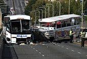 Un bus turístico chocó contra otro escolar en Seattle