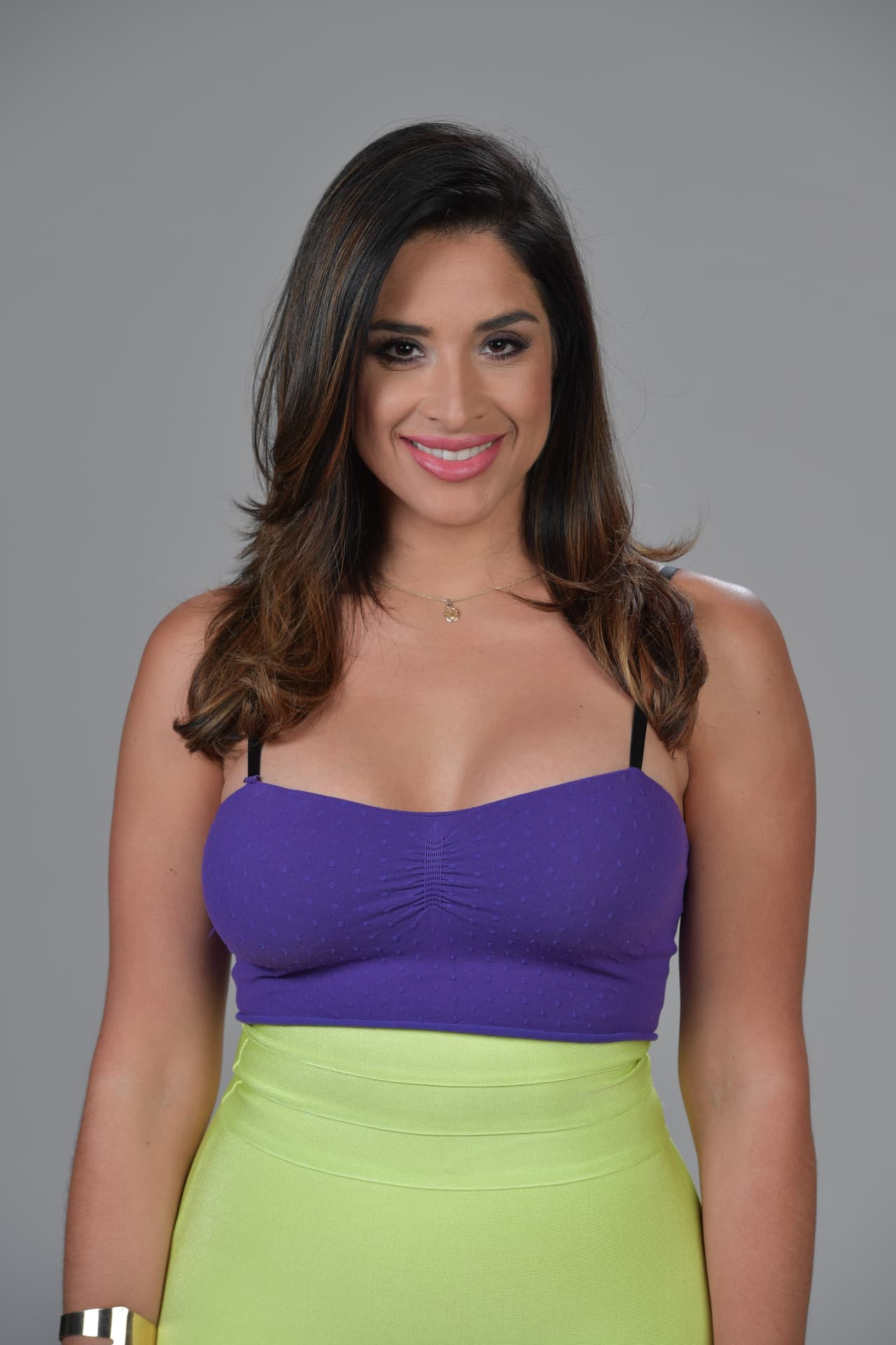 <a href="http://www.univision.com/shows/la-reina-de-la-cancion/jazmin-lopez-en-la-reina-de-la-cancion">Jazmín López</a> tenía una prometedora carrera en la música, pero una tragedia familiar le cambió la vida.