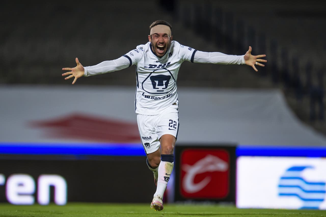 Con goles de Juan Dinneno al 4 y 37, Carlos González al 41 y Juan Pablo vigón al 89, Pumas gana 4-0 a Cruz Azu y consiguen la mayor remontada en la historia del futbol mexicano.