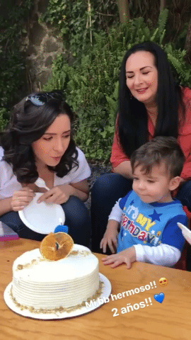 En este día tan especial para Diego y sus papás no podía faltar la presencia de la señora Patricia Díaz, madre de la protagonista de la telenovela 'Tenías que ser tú', quien viajó desde Puerto Vallarta, México, para estar al lado de su nieto.