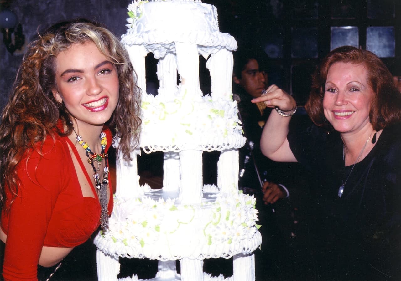 Yolanda Miranda además de ser la mano derecha de Thalía, organizaba varias de sus fechas y estaba con ella en los momentos importantes.