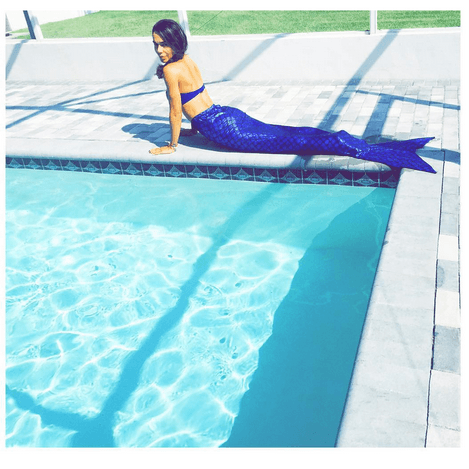 Aunque a decir verdad, una mujer así, más vale tenerla de "amiga" y no de pariente. ¿O tú qué opinas?