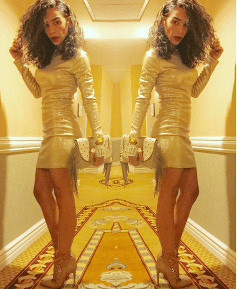 ¡Pero qué tal! Yudy también sabe cómo verse súper chick.