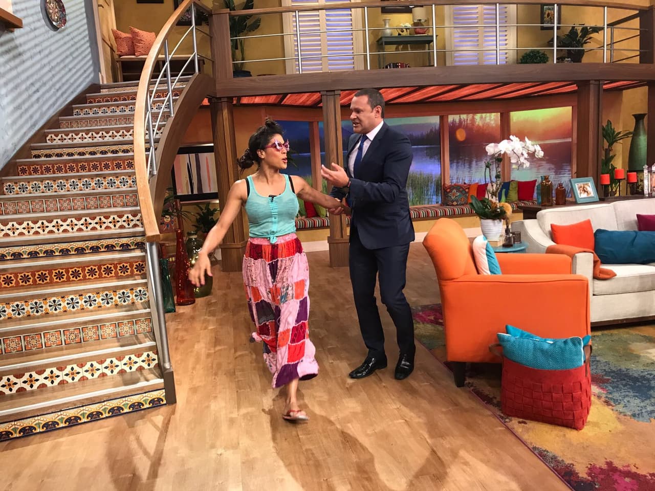 Mela pasó a saludar a Satcha y se enteró que Francisca estaba lanzando su perfume.