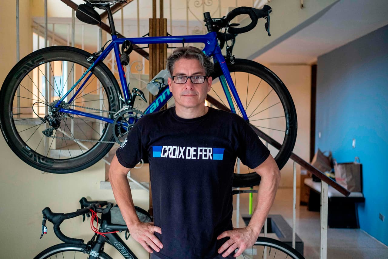 Hasta el momento ha hecho y distribuido unas 300 caretas.