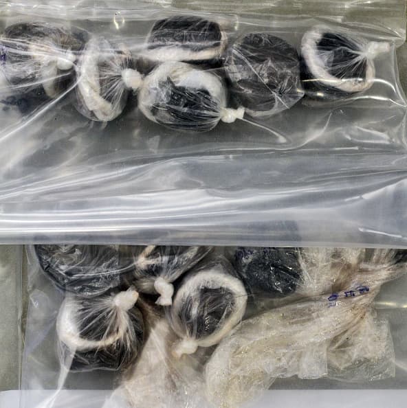 Investigan la muerte de 7 personas asociada con bacteria come carne por uso de heroína ‘black tar’