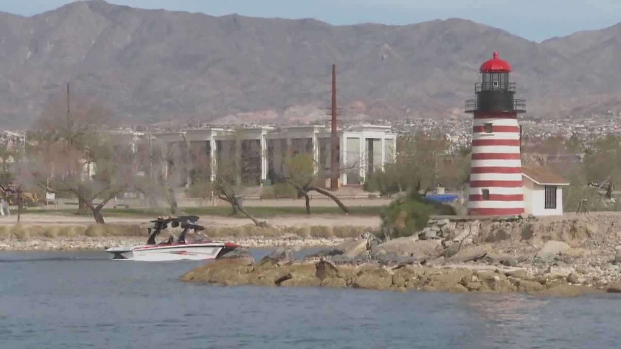 <h3 class="cms-H3-H3">Lake Havasu</h3>
<br>Entre las múltiples actividades que ofrece este sitio, los paseos en bote permiten disfrutar la vista de réplicas de famosos faros de todo el país, así como la celebración en Copper Canyon.