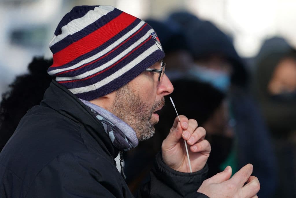 Si prefieres hacer el pedido por teléfono, el número es 1-800-232-0233.