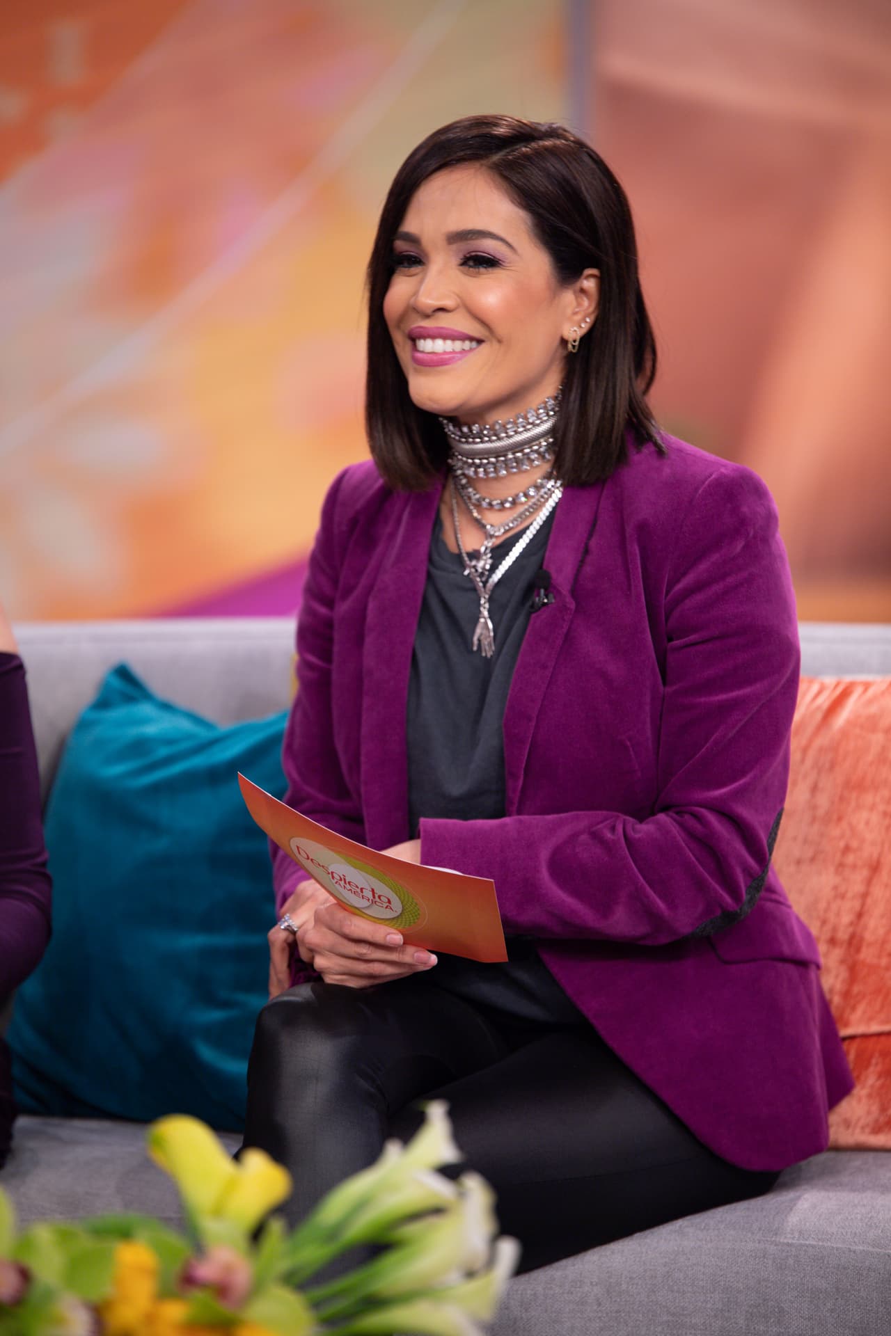 Karla Martínez estaba listísima para encabezar un panel de 'Mujeres empoderadas'.