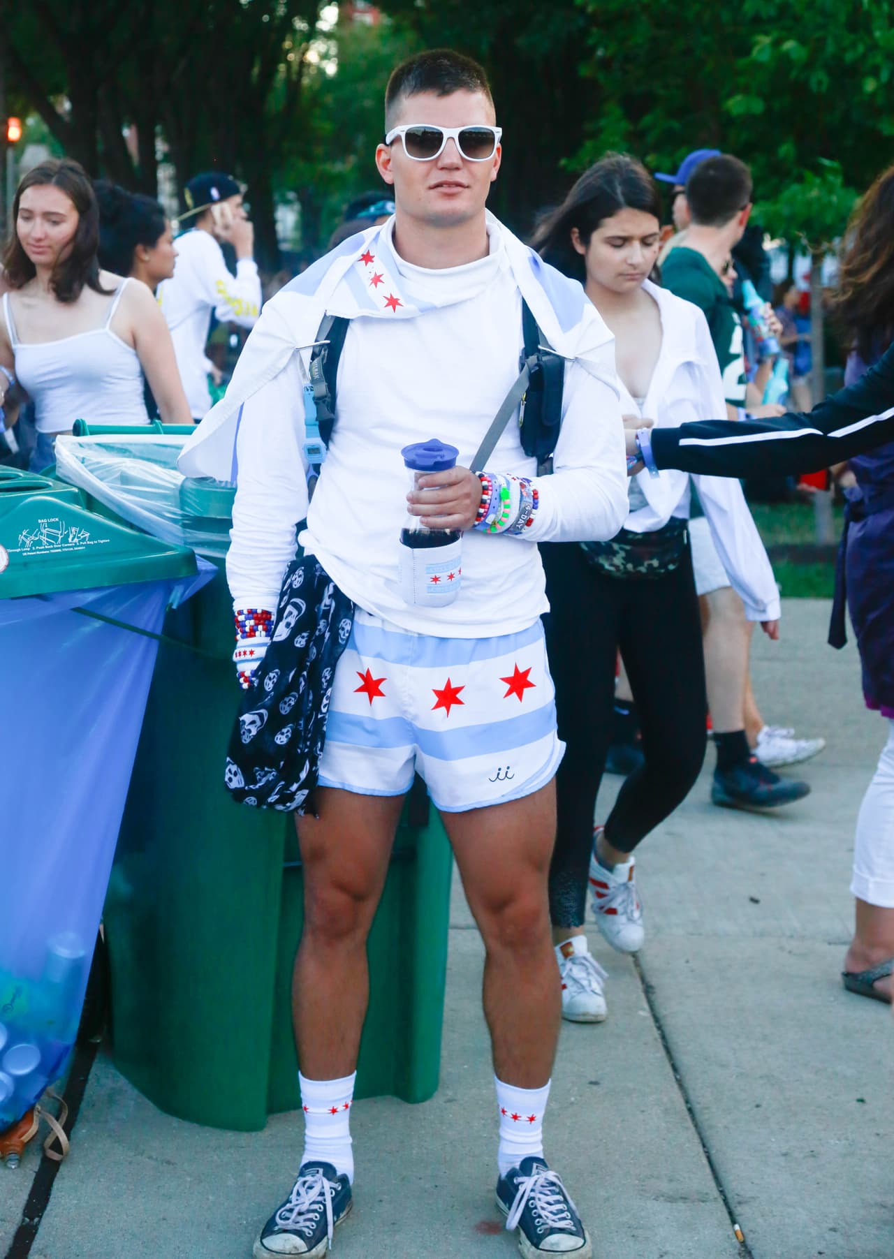 Desde disfraces de unicornios hasta atuendos muy veraniegos, pero eso sí muy buena vibra. Aquí una galería de fotos de la moda y el ambiente de Lollapalooza.