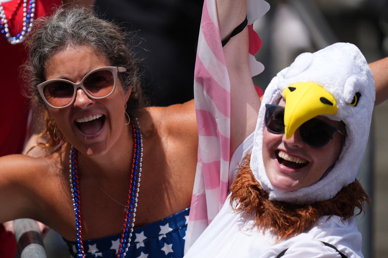 Aficionados estadounidenses durante el partido de fútbol del Grupo D de la Copa Mundial entre Estados Unidos y Australia en Seattle, el viernes 19 de junio de 2026.