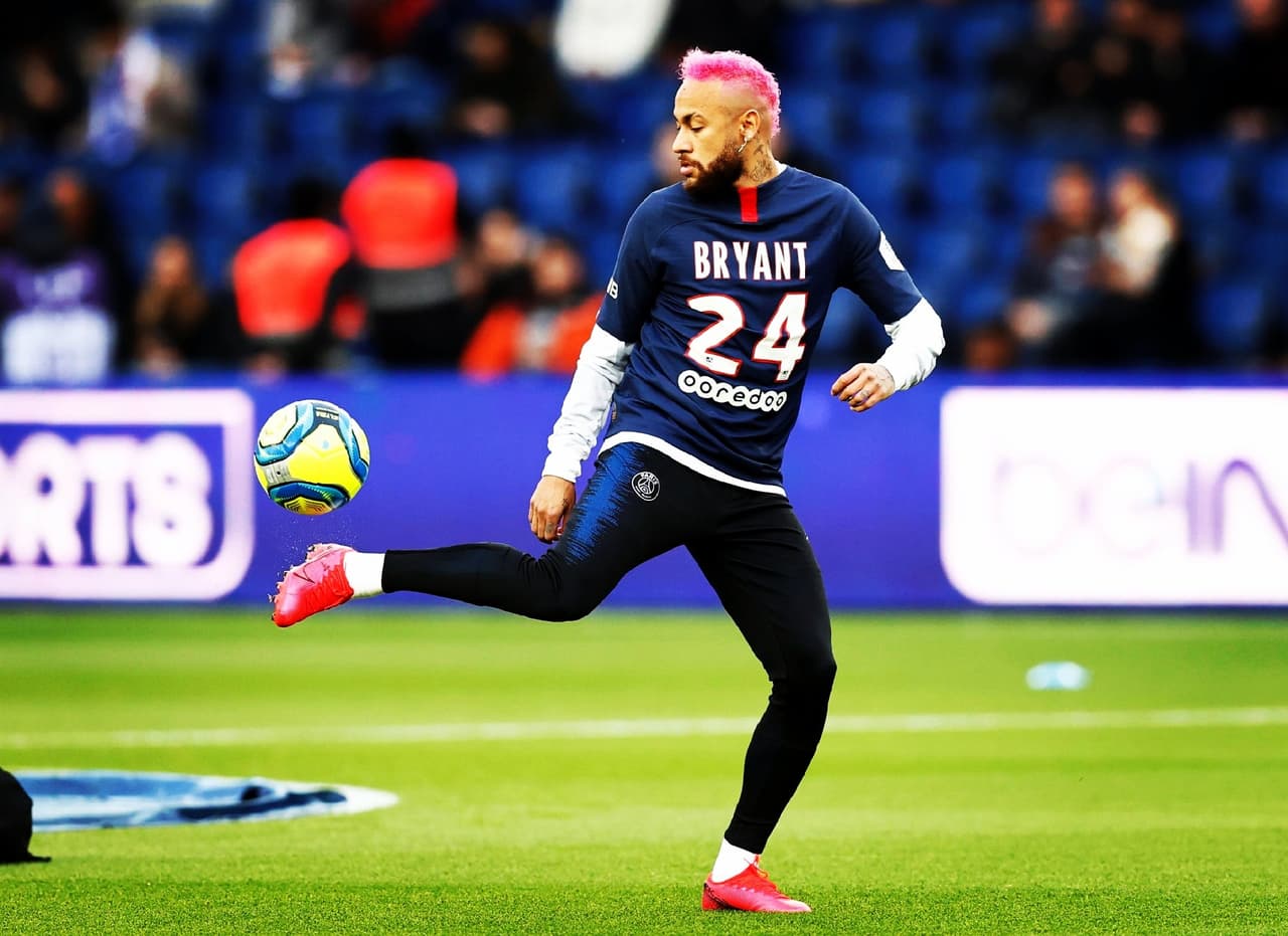 El brasileño y más futbolistas recuerdan con emotividad al astro de la duela.