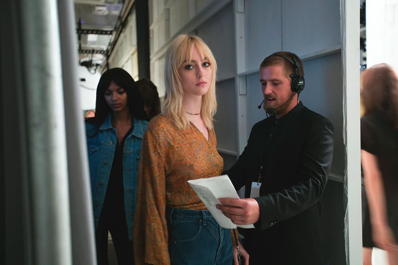 Rebecca Minkoff estuvo todo el tiempo pendiente de su pasarela, se afinaron detalles en todo momento y los reposteros buscaban entrevistas con el equipo de la diseñadora. Diseñador Rebecca Minkoff . NYFW, Spring/Summer 2016 - 12/09/2015.