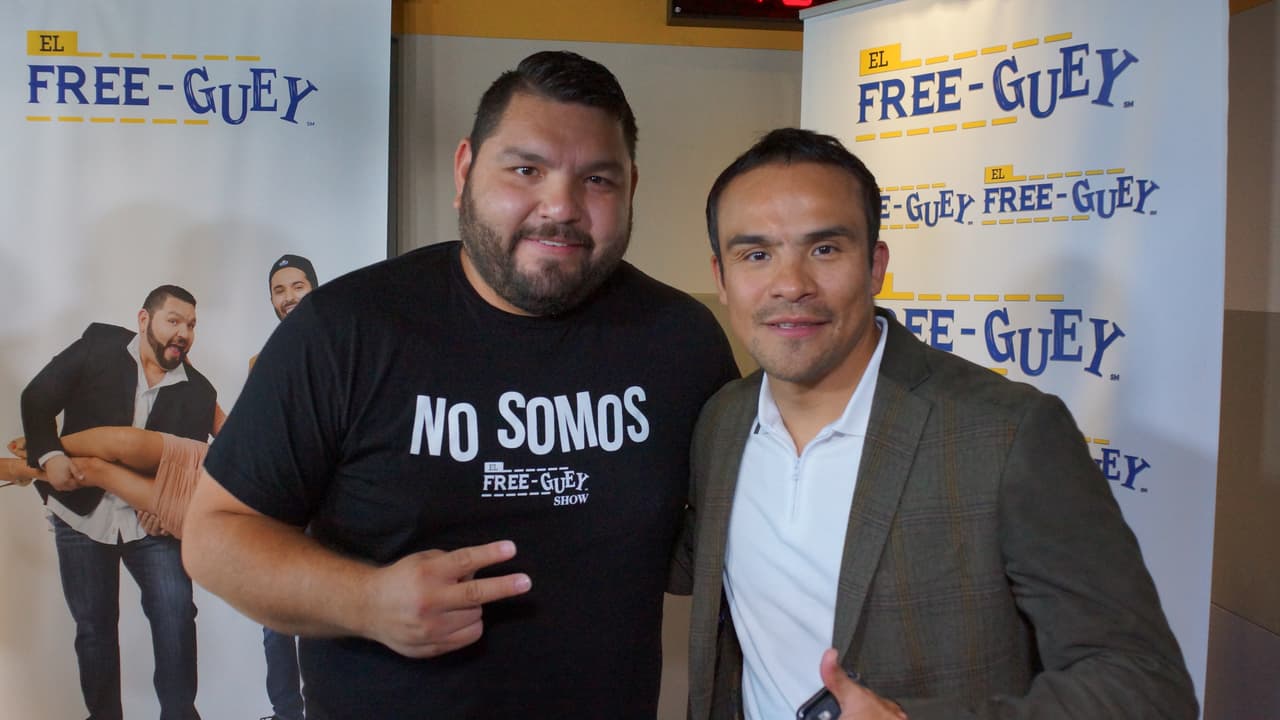 Juan Manuel Márquez llegó al Free-guey show con guante en mano.