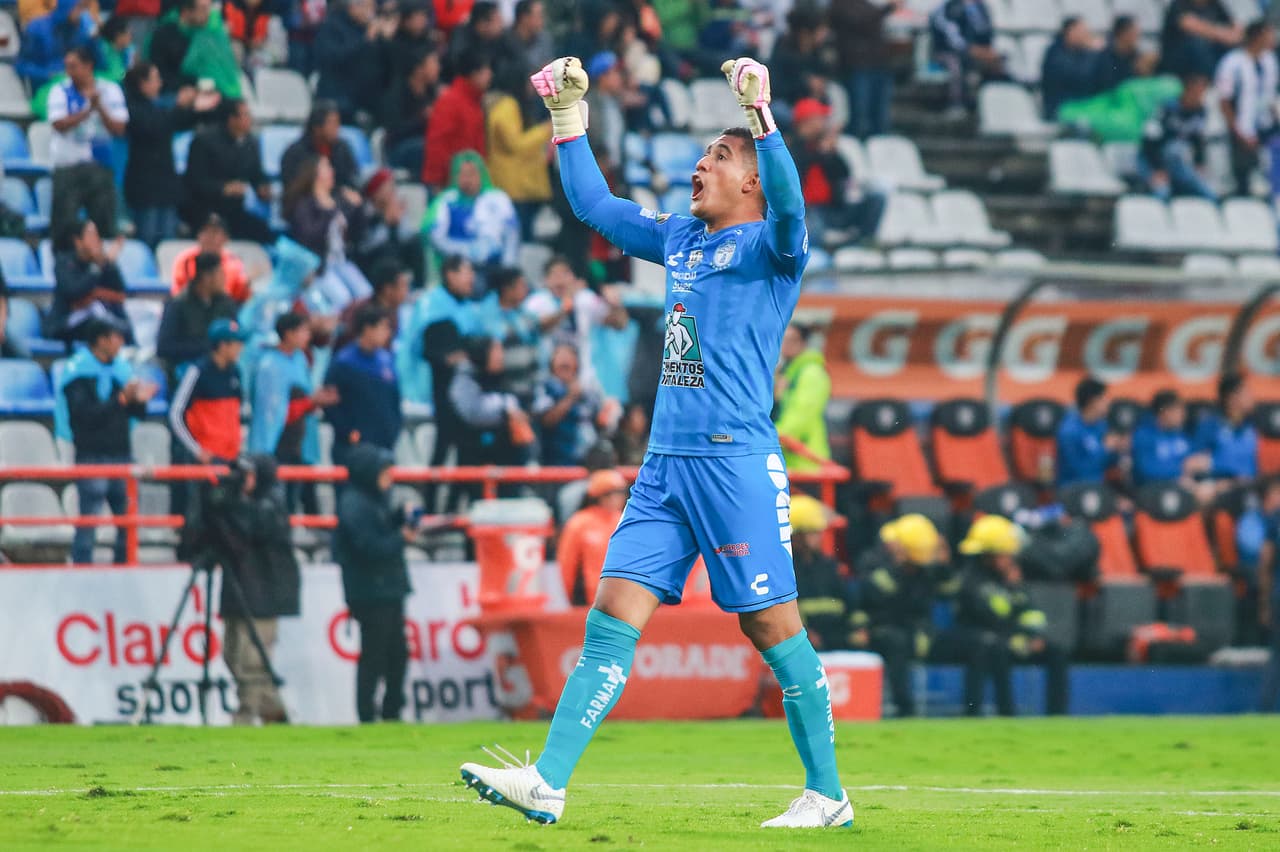 Así festejó las anotaciones el guardameta hidalguense Alfonso Blanco.