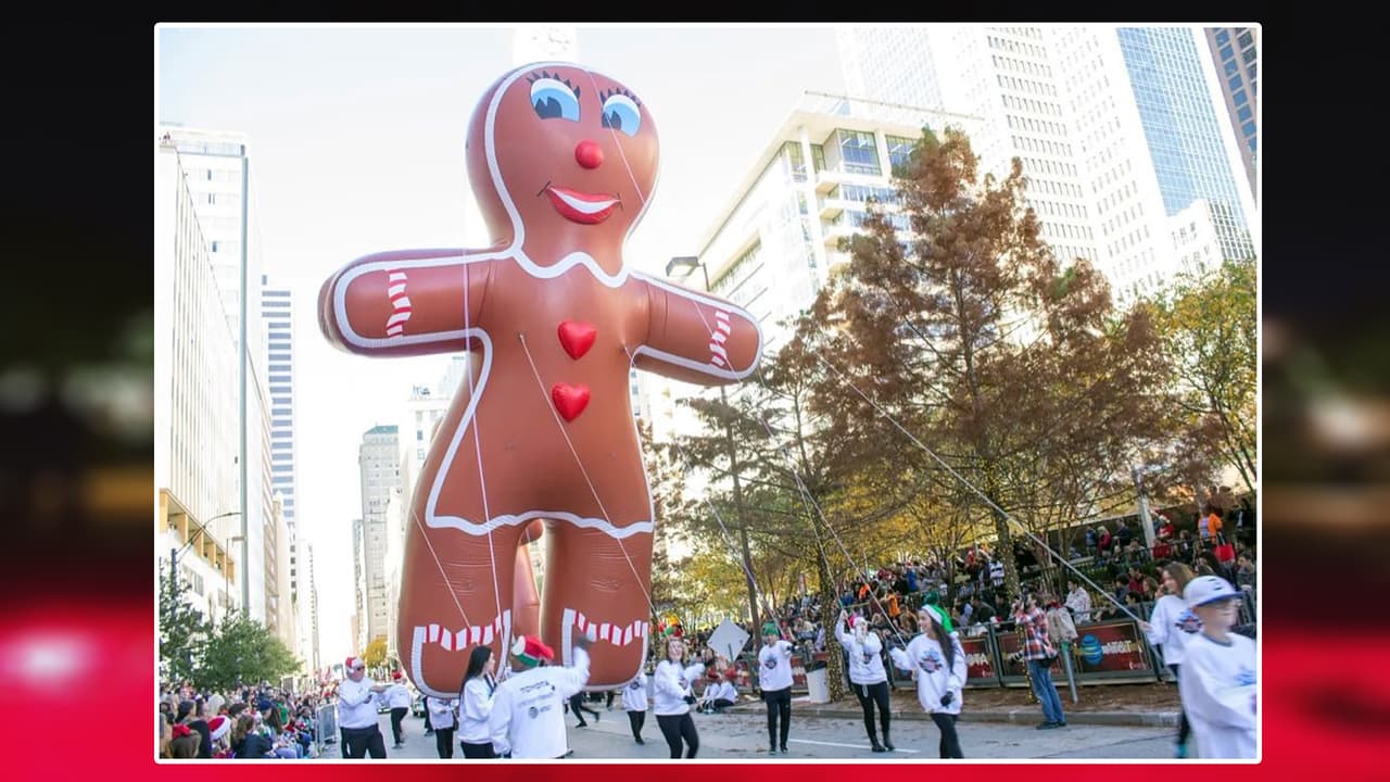 <b>Dallas Holiday Parade</b>
<br>Figuras inflables y carrozas se apoderan de las calles de la ciudad de Dallas para darle la bienvenida a la navidad, además de varias actividades especiales y música para todos. Hay costos adicionales para entrar a algunas zonas. 
<br>📍
<b>Dallas:</b> Centro de la ciudad. 
<br>📆Sábado 3 de diciembre, de 10 de la mañana a 12 del mediodía. 
<br>👉🏻Para más información y detalles, puedes entrar en su página web: 
<a href="https://dallasholidayparade.com/" target="_blank">dallasholidayparade.com</a>