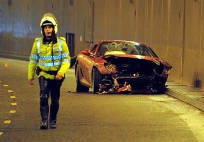 Su Ferrari Fiorano 599 GTB de modelo reciente, tendria un valor aproximado de $200 mil.