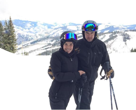 Además de ser el compañero de aventuras de Karla, Emerson es un padre ejemplar y esposo amoroso.