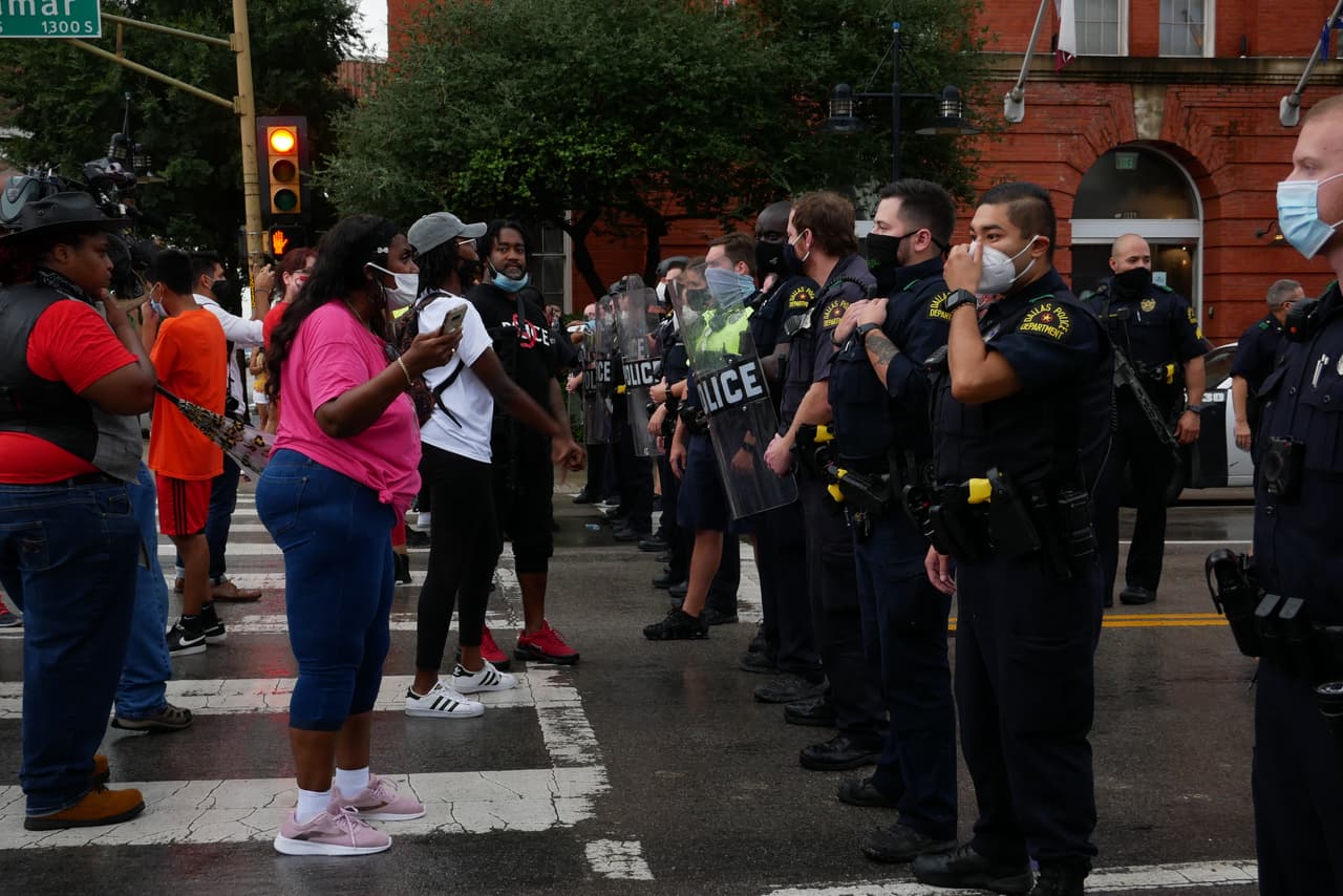 El altercado se desató durante un evento organizado por simpatizantes del presidente Donald Trump.
