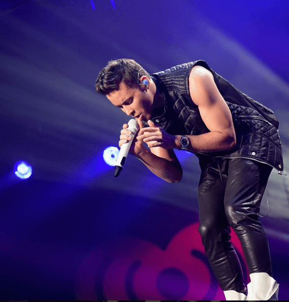 Si a eso se le combina la dulce voz que tiene es una mezcla explosiva y conquistadora.