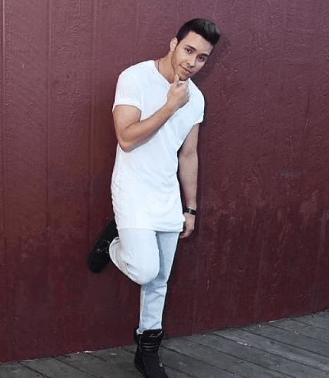 Carita tierna y brazos súper fornidos ¿En serio necesitas más detalles para enamorarte de este chico?