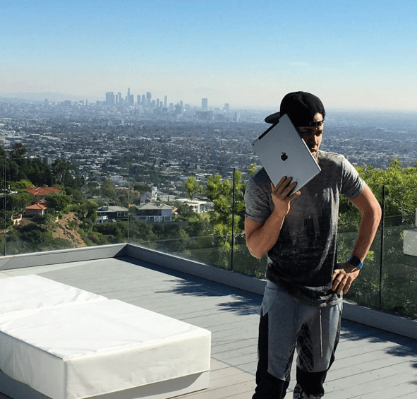 O el hecho de que también es súper divertido. ¡Pero estar así le ha costado mucho!