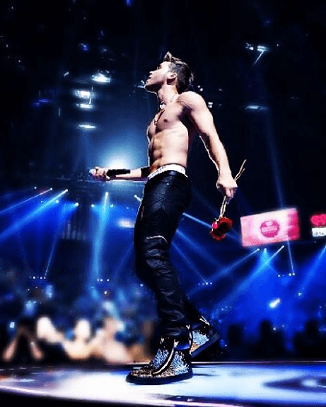 Todo sea por entregar uno de los espectaculos latinos más calientes.