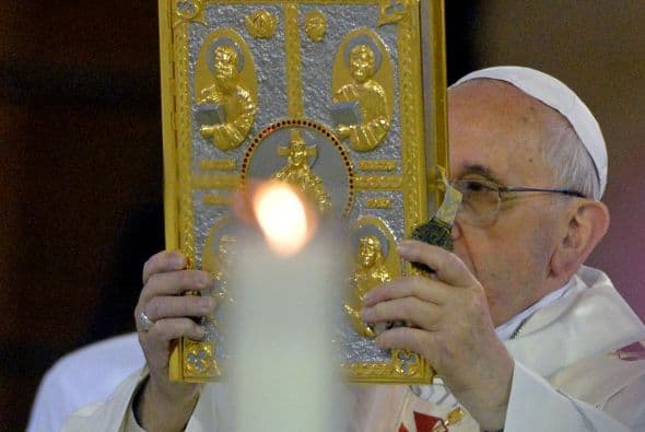 2013- 21 de agosto "Es el diálogo el que hace la paz. No se puede tener paz sin diálogo", dijo en el patio San Dámaso del Vaticano ante jóvenes estudiantes japoneses.