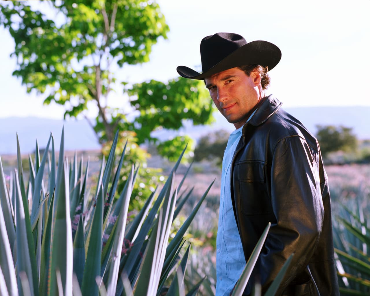 Eduardo Yáñez tiene una importante trayectoria como actor y es uno de los consentidos del público. Ahora lo veremos como político, pero en más de una ocasión se ha llevado el título de galán. Recordemos algunos de sus protagónicos en telenovelas.