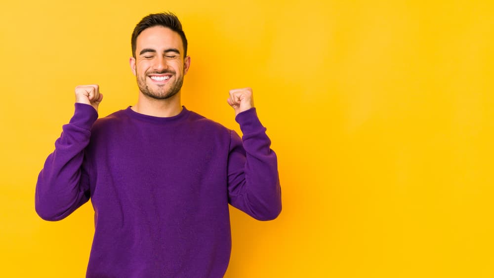 Es mejor que tu conocimiento tenga aplausos y reconocimientos, pero asegúrate de que sean los propios no necesariamente los que vengan del exterior. Ten contacto contigo mismo a través de ver tus logros. Hoy la Luna llena te ayudaría a darte cuenta que tienes las habilidades pares ello.
<br>