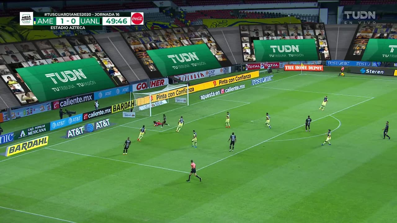 ¡TIRO ATAJADO! disparo por Nicolás López.