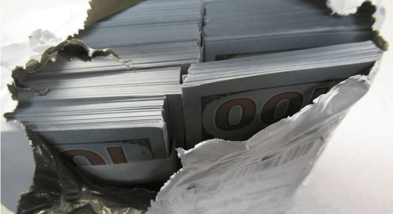 Incautan $685,000 falsos en Chicago provenientes de China 