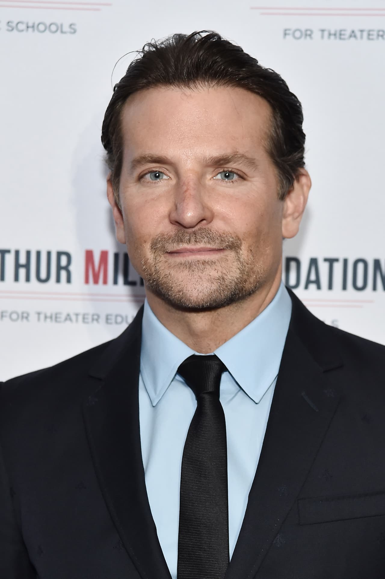 En tercer lugar se ubicó el actor de 'Star is born'. Gracias a su posición ocular, así como a 
<b>sus labios y mentón, Bradley Cooper</b>, de 45 años, obtuvo 91.08 por ciento. Sin embargo, 
<b>la forma de su nariz</b> y cara lo hicieron descender.