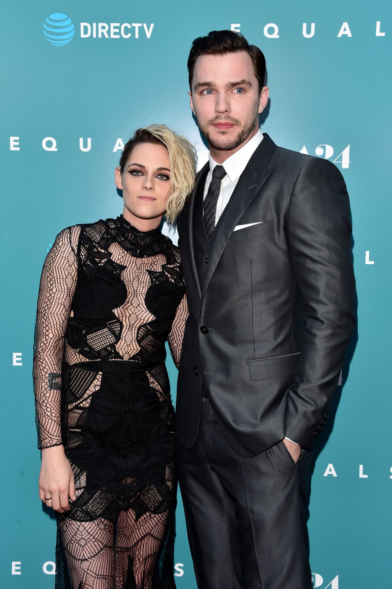 Kristen y Nicholas presentan 'Equals'