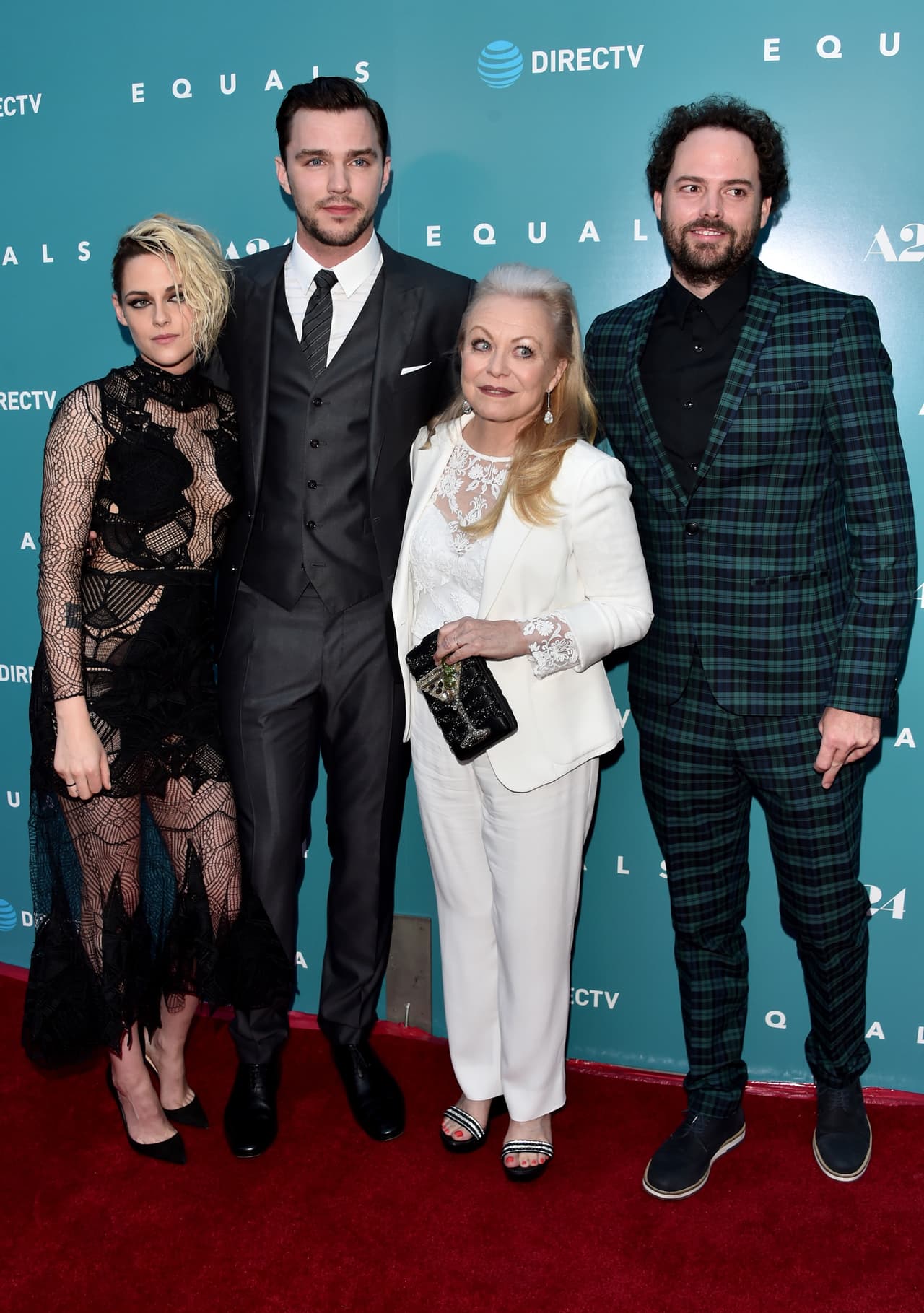 En las películas en las que aparece suele ser el más alto de todo el elenco. ¡Vaya que sobresale en las fotos!