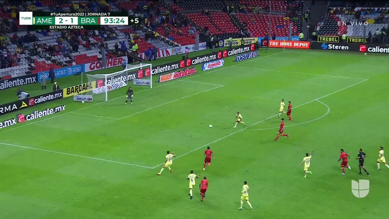 ¡TIRO ATAJADO! disparo por Carlos Salcedo.