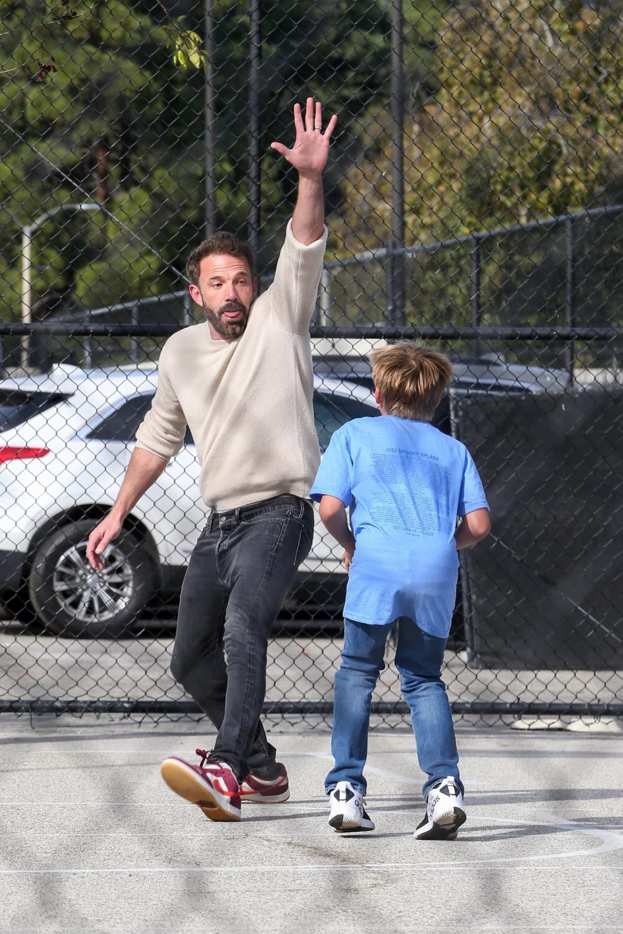 Entre jugada y jugada, Ben Affleck dio a su hijo algunos consejos sobre este deporte.
<br>